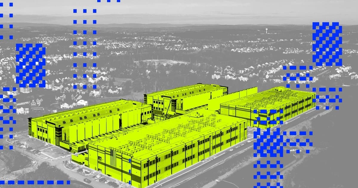 Grafik perbandingan konsumsi air per kilowatt-jam antara Amazon, Google, Microsoft, dan Meta
