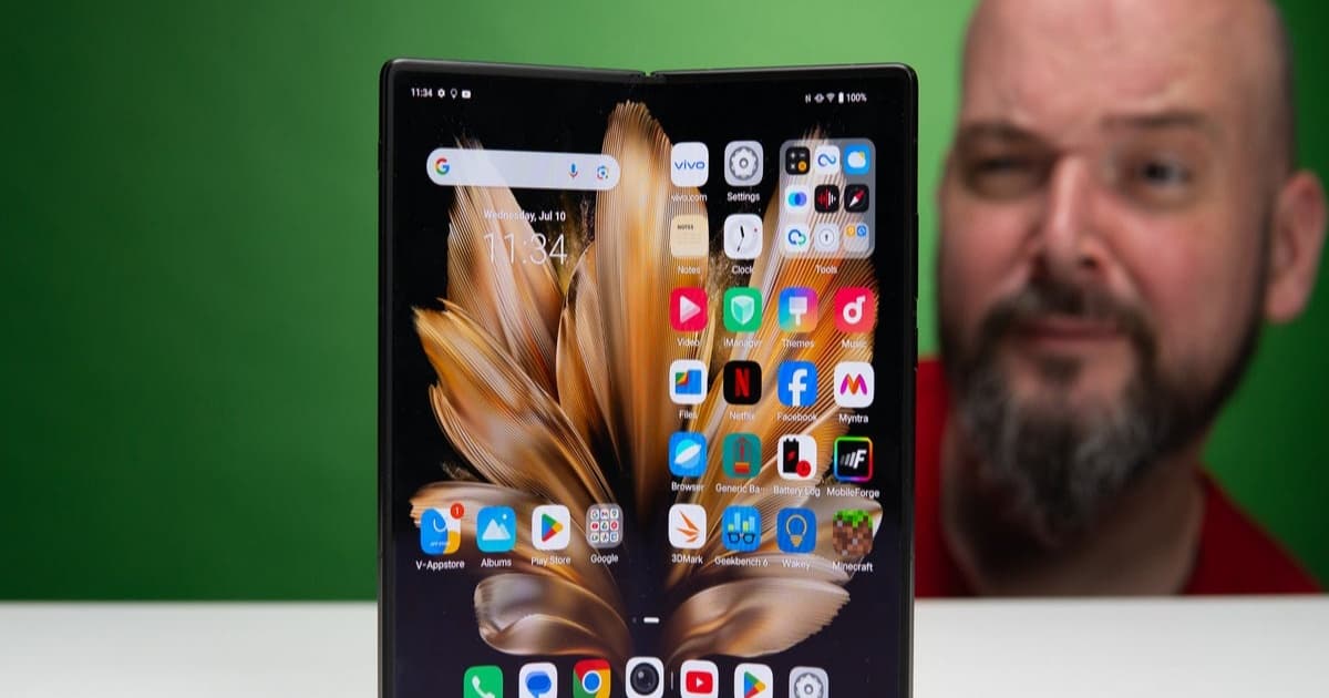 Vivo X Fold 6 AI File Manager pada layar ponsel lipat dengan widget folder desktop