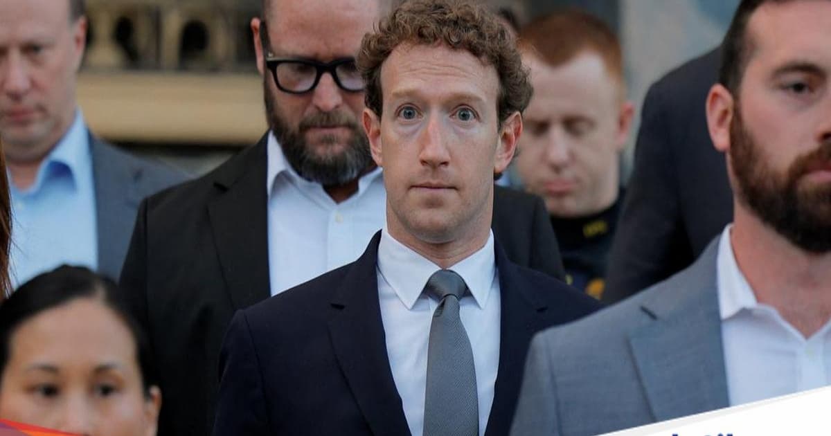 Mark Zuckerberg meninggalkan pengadilan di Los Angeles setelah sidang kasus Meta dan YouTube yang dituduh merusak kesehatan mental anak-anak, Februari 2026.