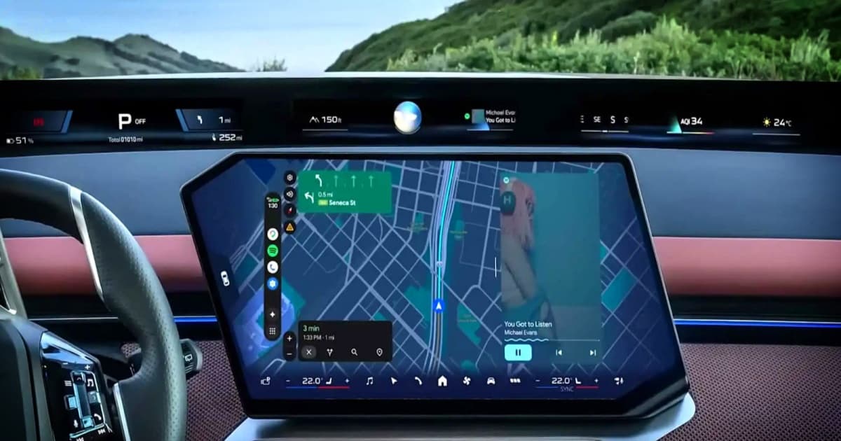 Android Auto ditampilkan di layar BMW I-X3 dengan desain heksagonal