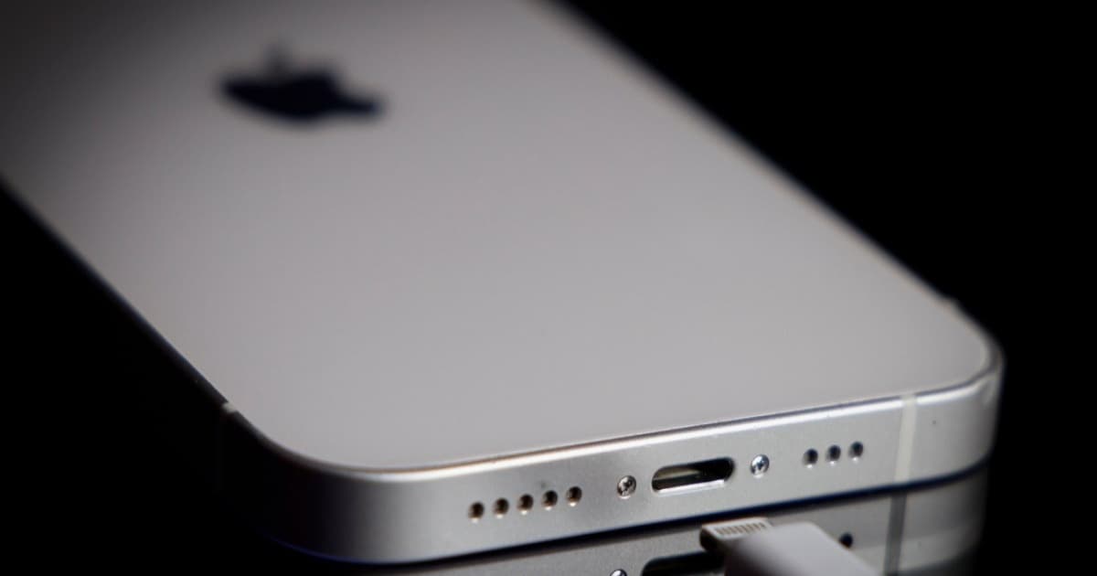 Ilustrasi kerentanan BootROM pada chip Apple A12 dan A13