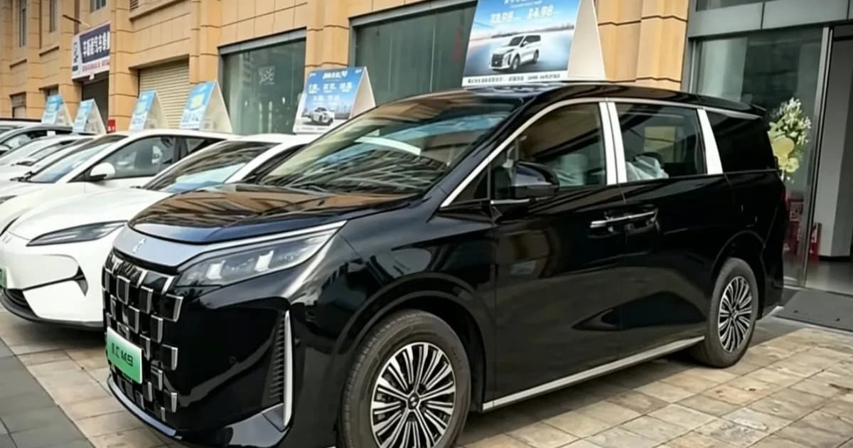 BYD Linghui M9 van hybrid flagship BYD untuk armada komersial
