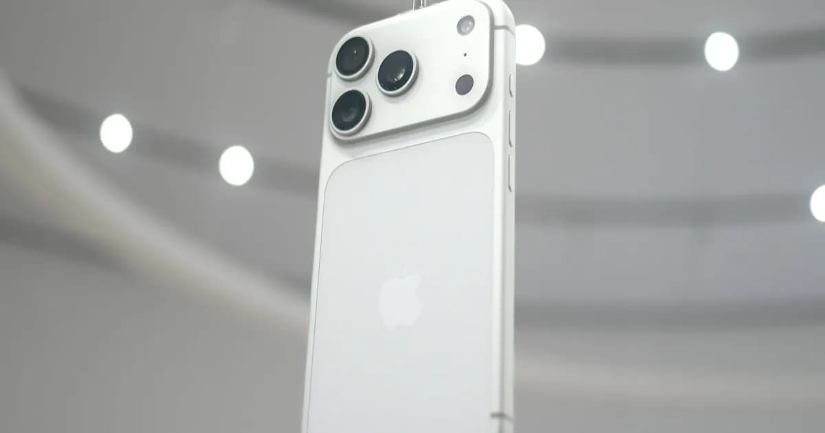 Ilustrasi iPhone 18 Pro dengan warna ungu, coklat, dan merah anggur