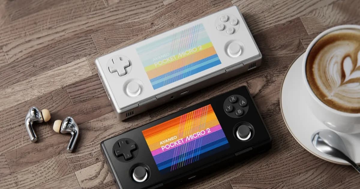 Ayaneo Pocket Micro 2 warna hitam dan putih tampak depan