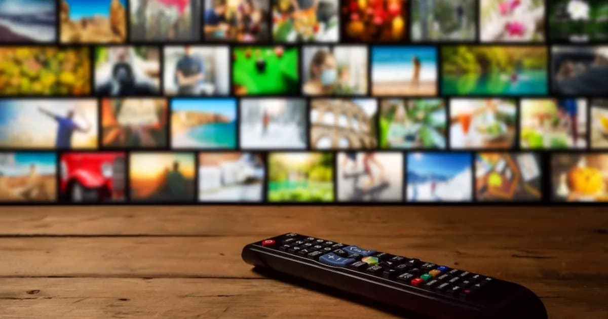 Ilustrasi perbandingan volume iklan streaming yang lebih keras dari konten video di layar televisi