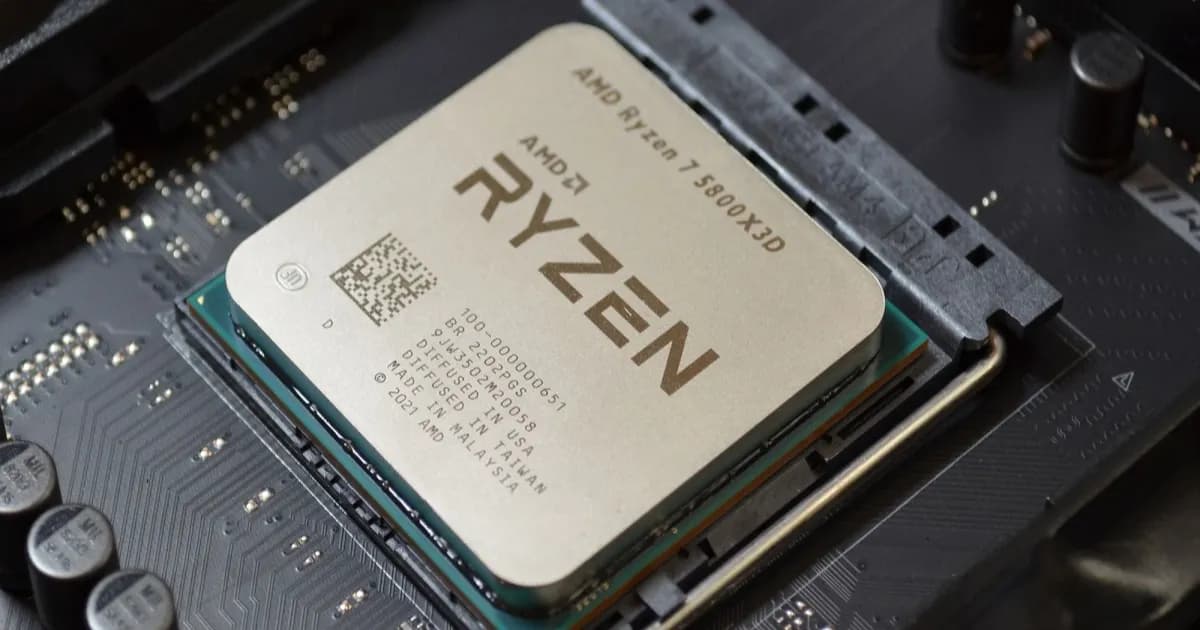 AMD Ryzen 7 5800X3D processor terpasang di motherboard hitam