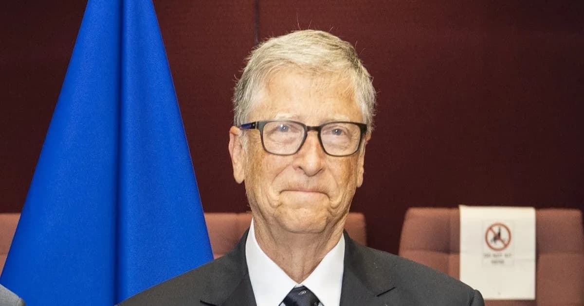 Bill Gates berbicara dalam sebuah wawancara