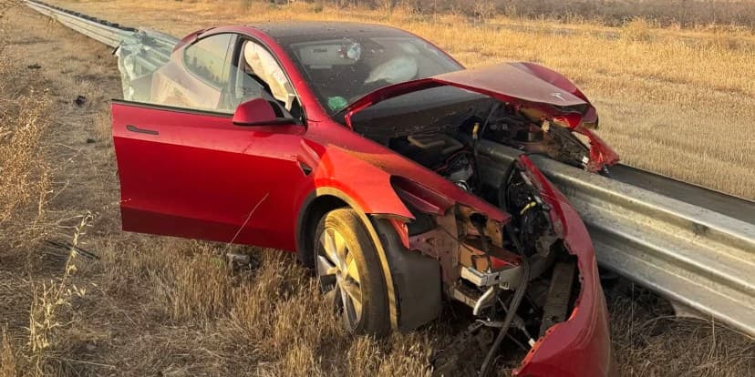 Tesla Catat 207 Kecelakaan FSD dalam Sebulan, Rekor Terburuk