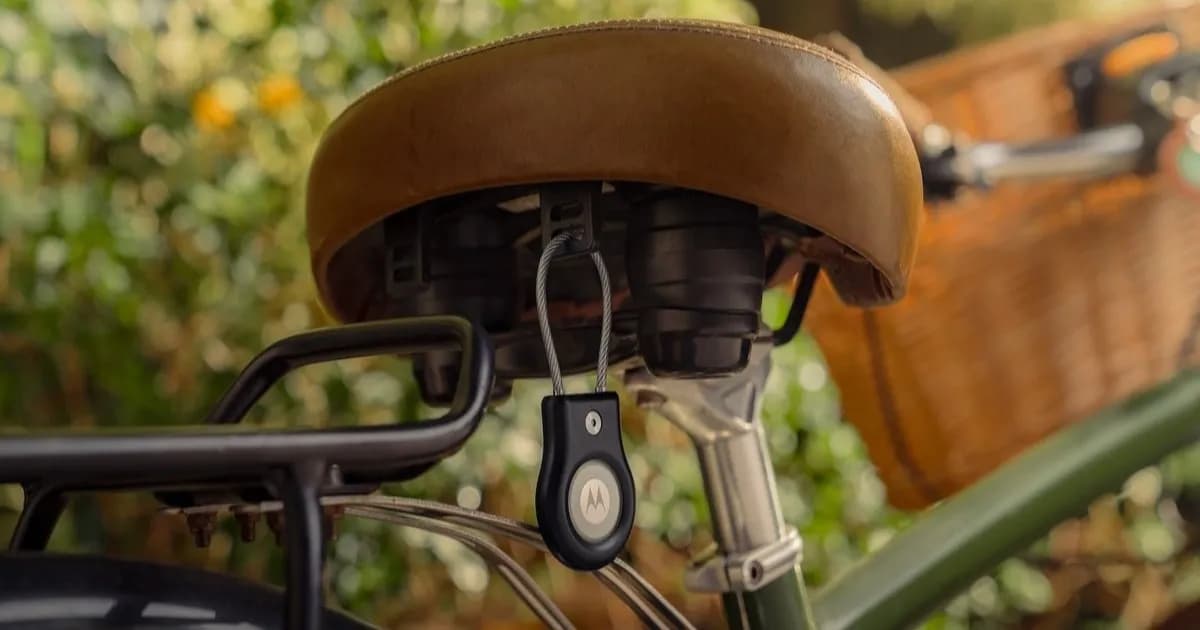 Motorola Moto Tag 2 dengan desain ringkas dan warna hitam