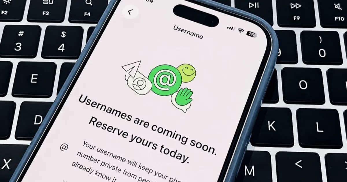 Ilustrasi fitur username WhatsApp dengan notifikasi peringatan keamanan
