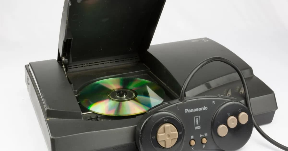 Konsol Panasonic 3DO dengan latar putih