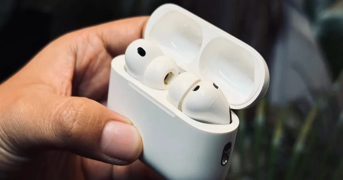 AirPods Pro generasi terbaru dengan desain elegan