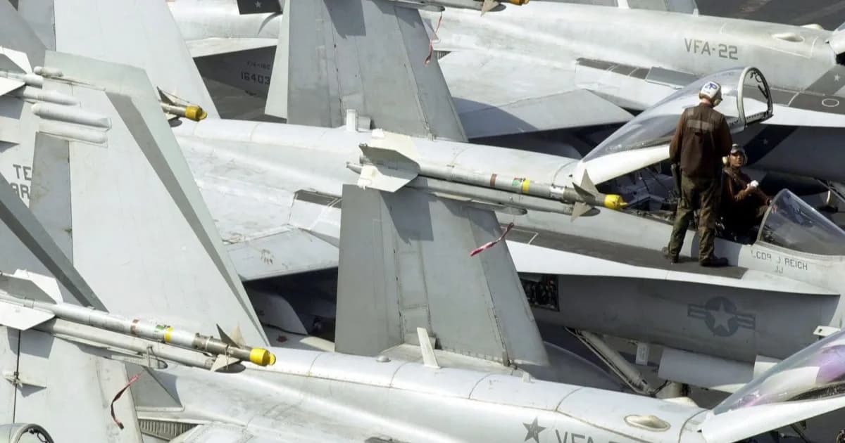 Ilustrasi jet tempur F/A-18 milik Angkatan Laut AS yang akan diperbaiki menggunakan teknologi 3D printing.