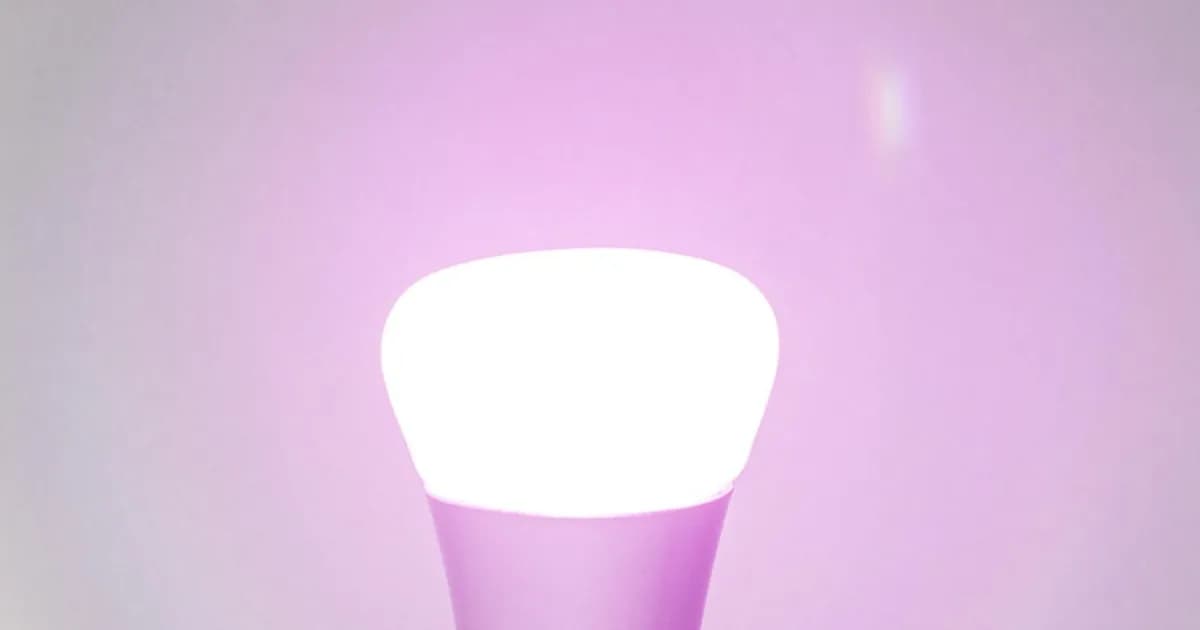 Philips Hue starter kit dengan tiga bohlam LED pintar