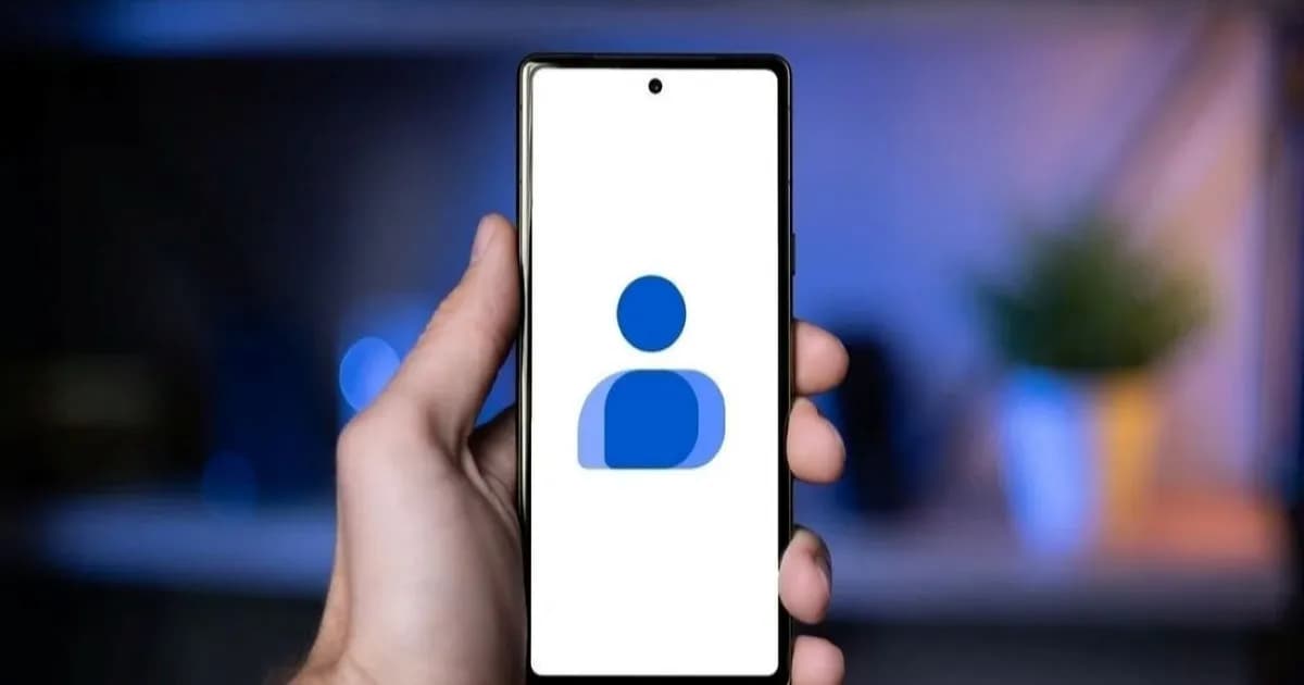 Tampilan aplikasi Google Contacts di ponsel dengan tab Your Info
