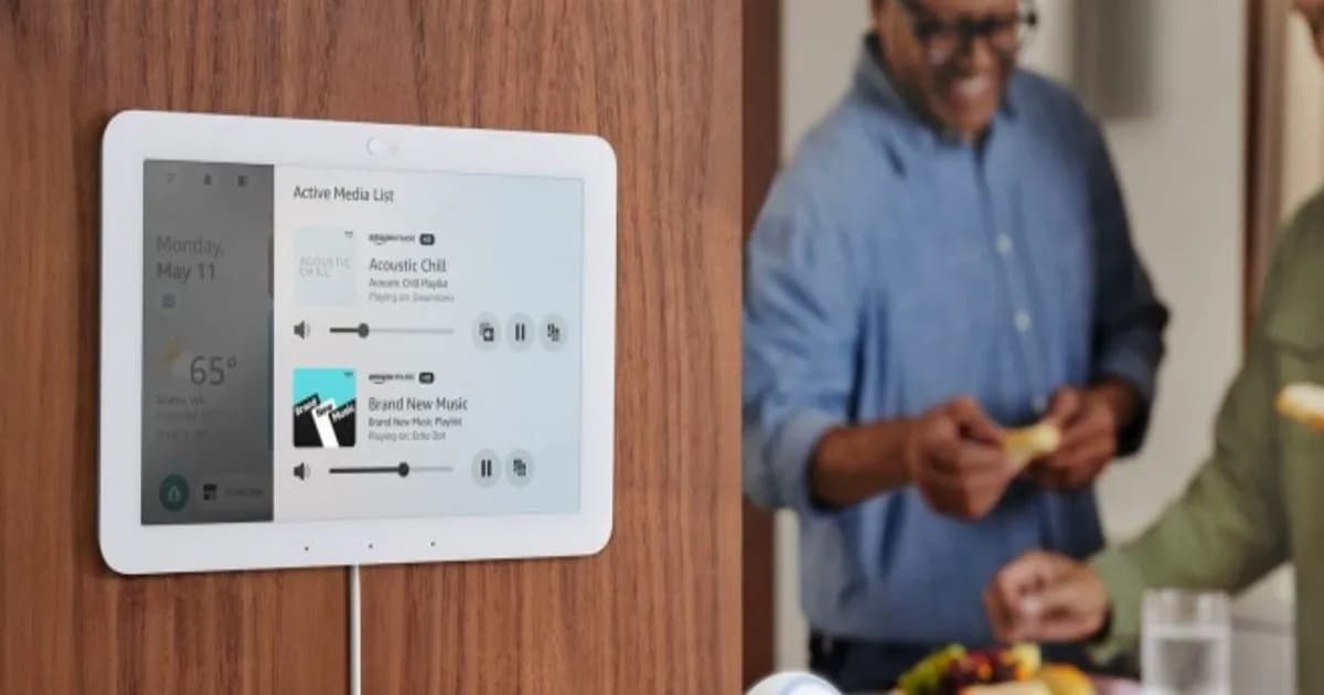 Amazon Echo Hub 2 dengan tampilan antarmuka Alexa+