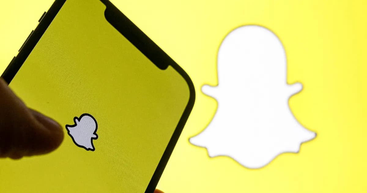 Ilustrasi fitur Snapchat Now Playing di Snap Map