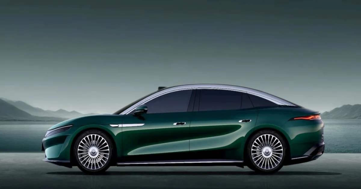 BYD Great Han flagship electric sedan tampak depan dengan desain futuristik