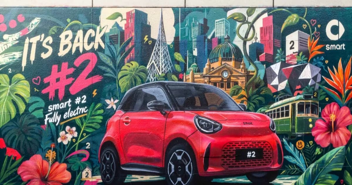 Mural Smart #2 di Australia menampilkan desain mobil kota dua kursi