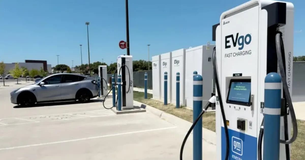 EVgo fast chargers di pusat perbelanjaan Brixmor
