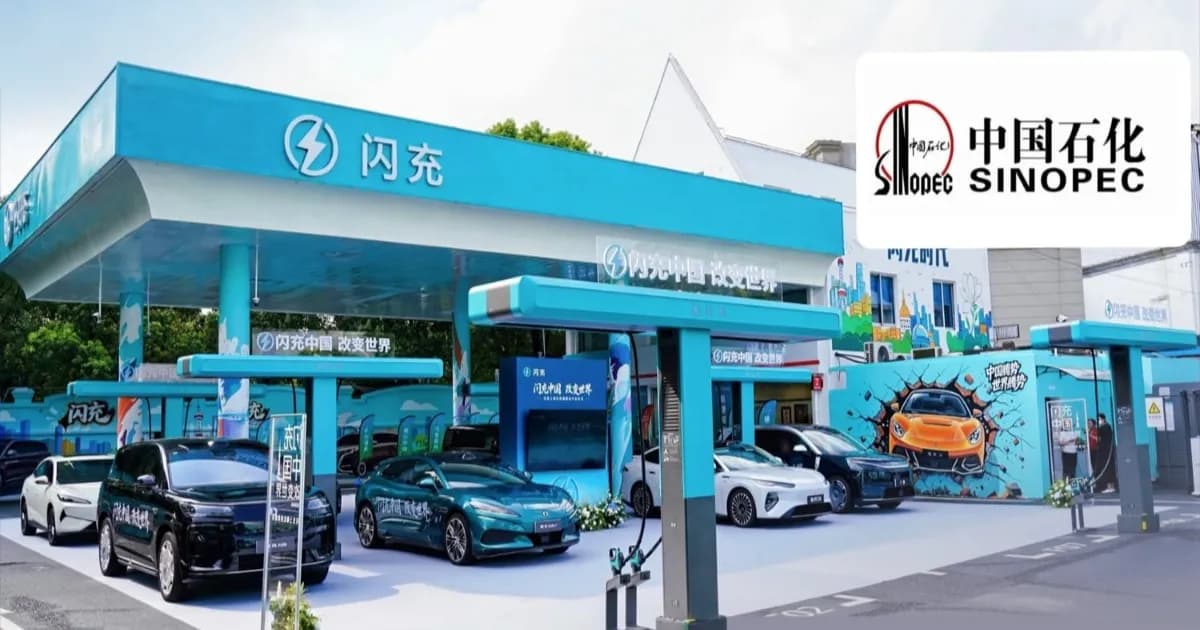 BYD Flash Charging hub di Shanghai hasil konversi SPBU Sinopec dengan 12 stall pengisian