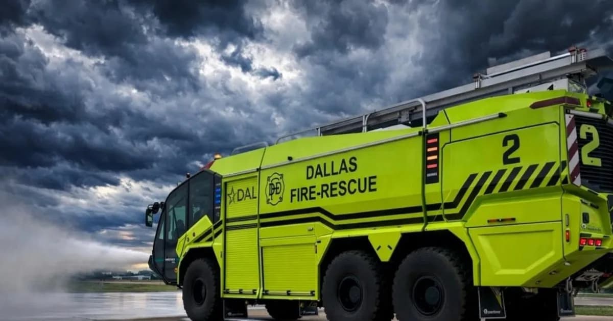 Mobil pemadam kebakaran listrik Rosenbauer PANTHER 6×6 di Dallas Love Field Airport