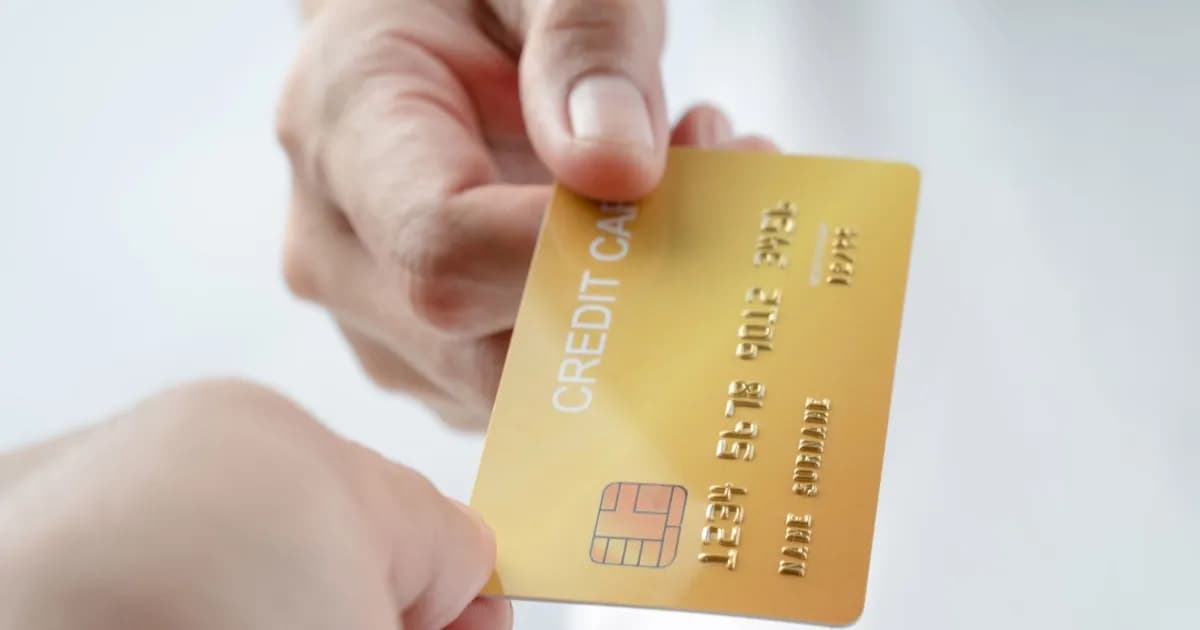 Ilustrasi kartu kredit kedaluwarsa yang masih bisa digunakan untuk transaksi contactless