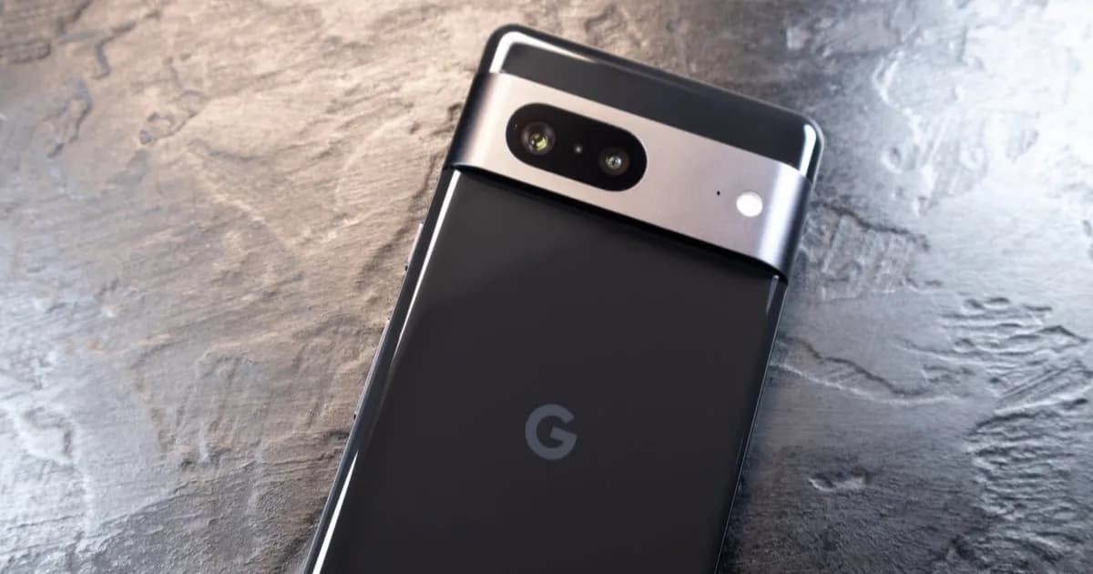Ilustrasi fitur keamanan Google Pixel dengan ikon darurat di layar ponsel