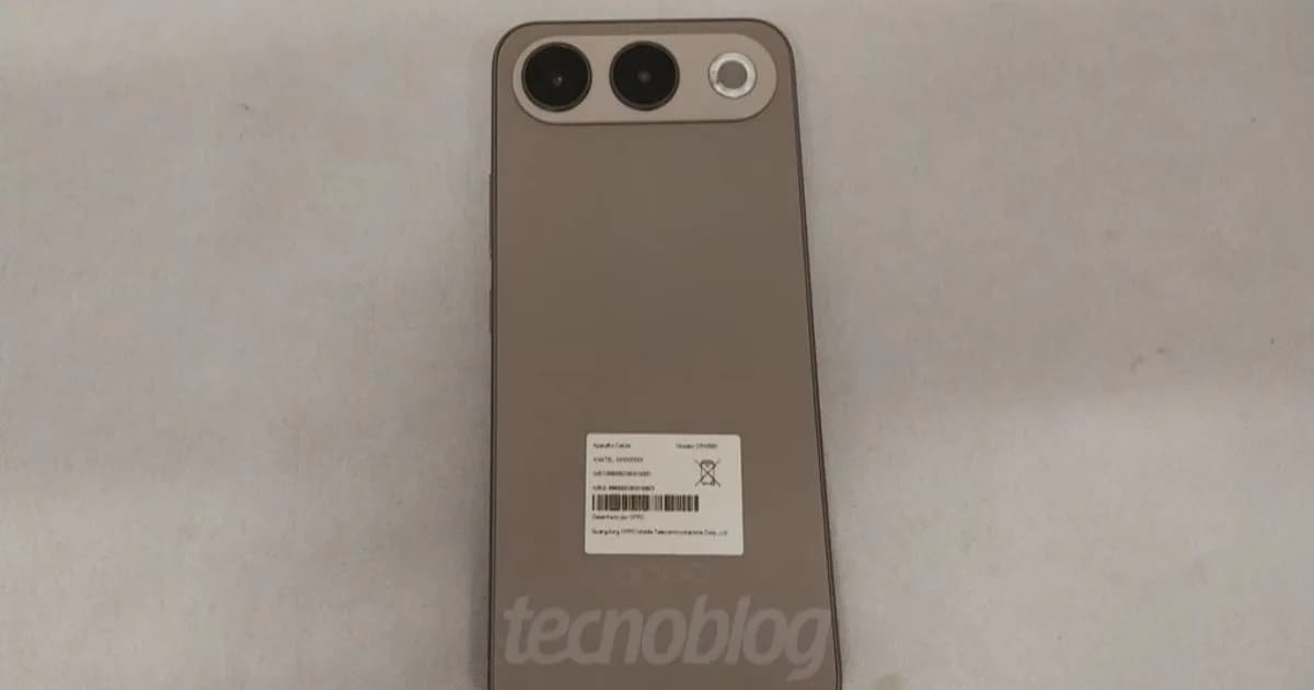 Oppo A7 Pro dengan desain visor kamera horizontal