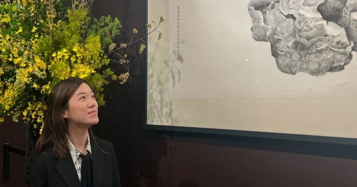 Kelly Shen lulusan MIT yang bekerja di bidang art intelligence di Sotheby's New York