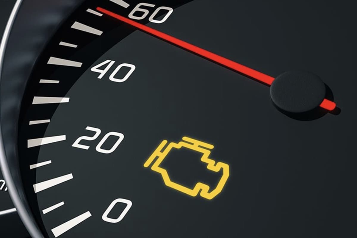 Lampu Check Engine Menyala? Ini Penyebab dan Solusinya
