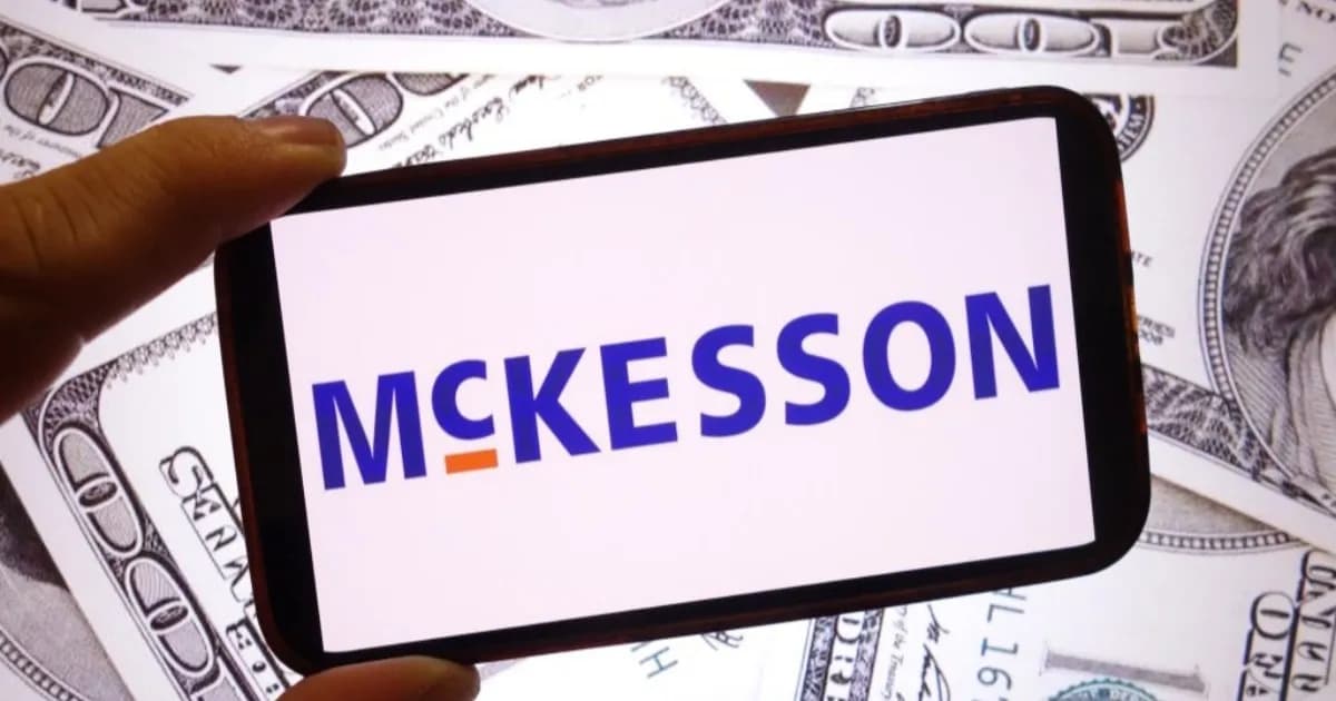 Ilustrasi serangan siber terhadap McKesson dengan data kesehatan yang bocor
