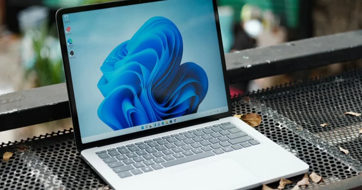 Tampilan layar Windows 11 dengan pengaturan kursor yang bermasalah setelah update KB5120998