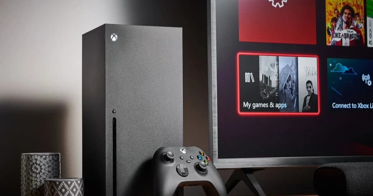 Xbox Series X console di atas meja kayu