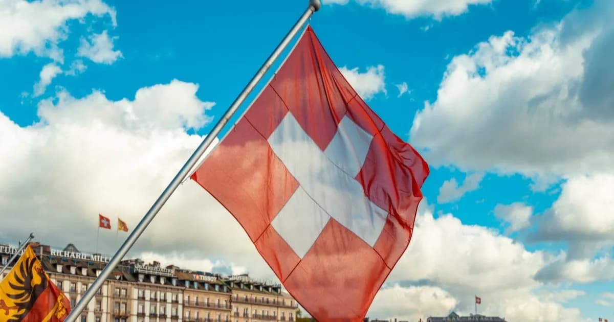 Bendera Swiss dengan pemandangan kota Geneva, Swiss