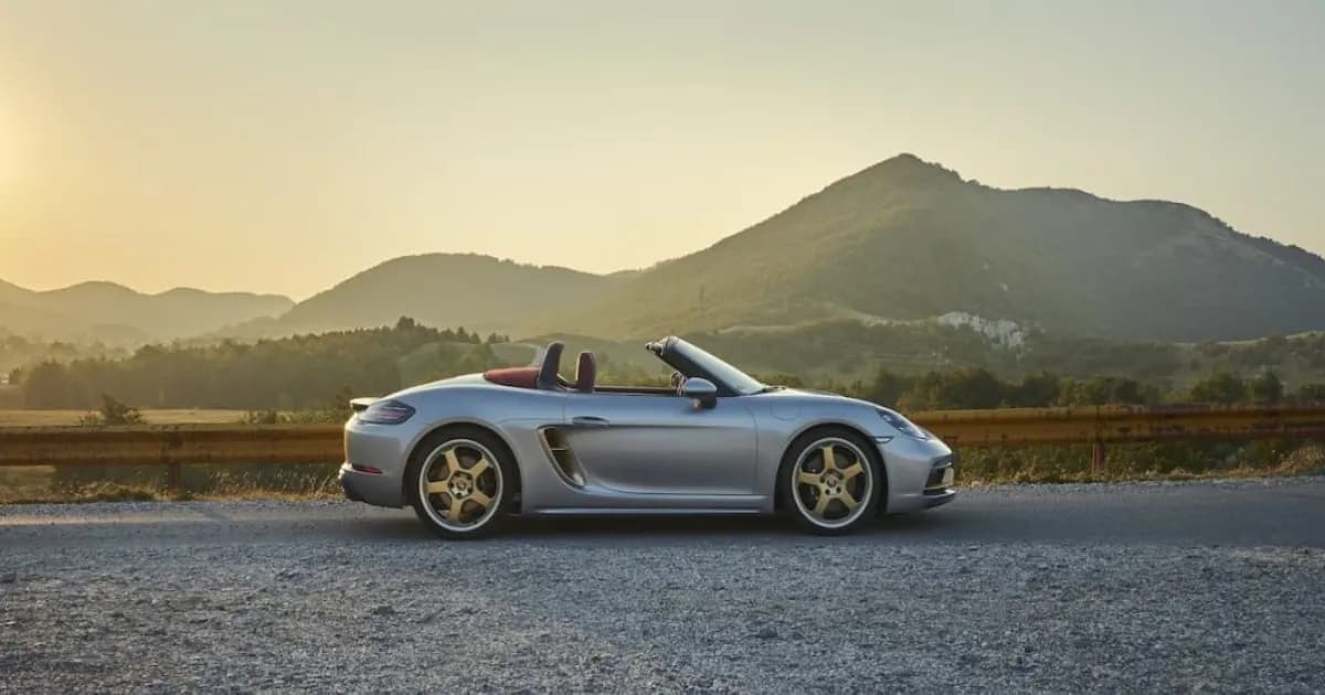 Porsche 718 Boxster listrik tanpa kamuflase saat pengujian di Nürburgring