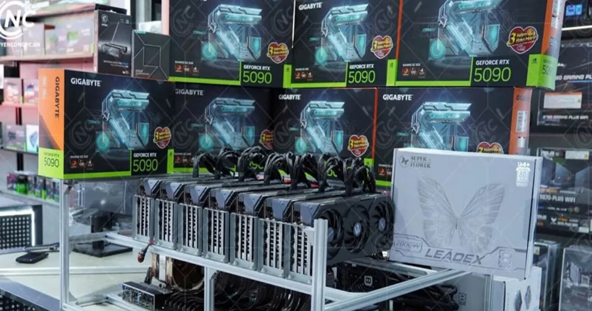 Kartu grafis Nvidia GeForce RTX 5090 yang dipasang pada server AI