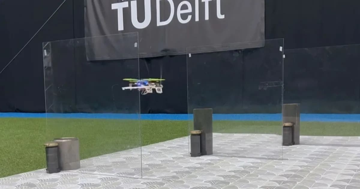 Drone mikro dengan sensor kumis buatan untuk navigasi taktil di ruang gelap
