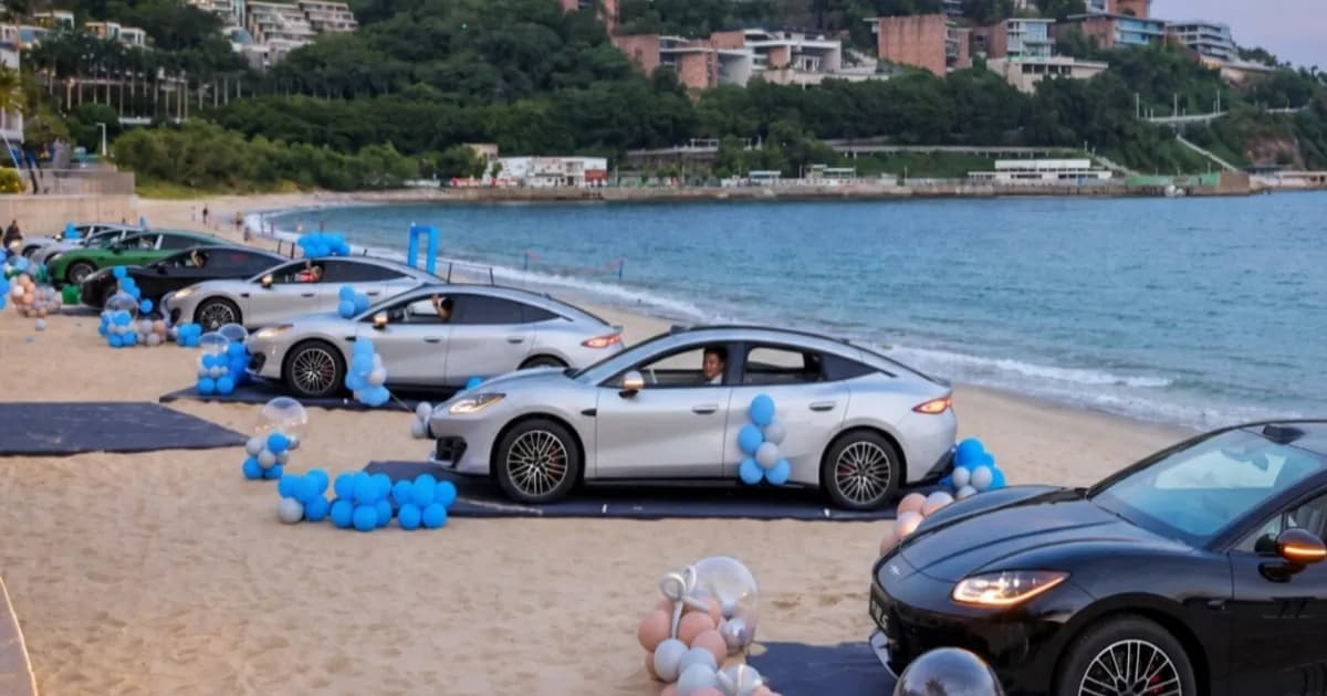 Liftback BYD Fang Cheng Bao Formula S Series di China