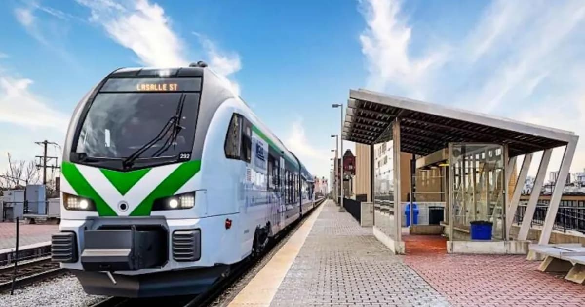 Lokomotif battery-electric FLIRT Stadler milik Metra dipamerkan di Chicago