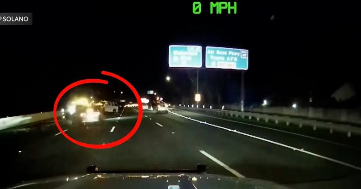 Mobil patroli CHP rusak setelah ditabrak Tesla bermode Full Self-Driving di Interstate 80 Fairfield