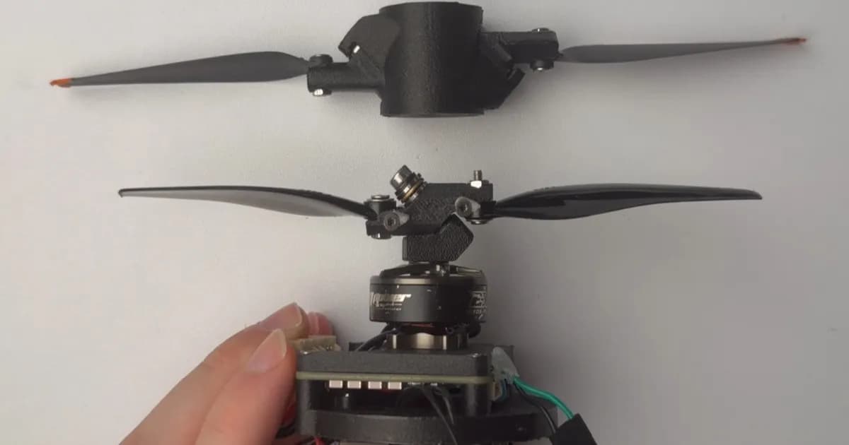 Drone satu motor hasil cetak 3D karya Joshua Bird yang diuji di dalam kamar
