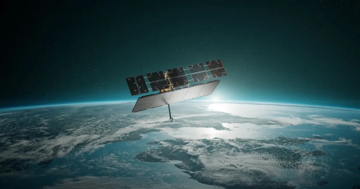 Rendering satelit radar ICEYE saat mengorbit di atas Bumi