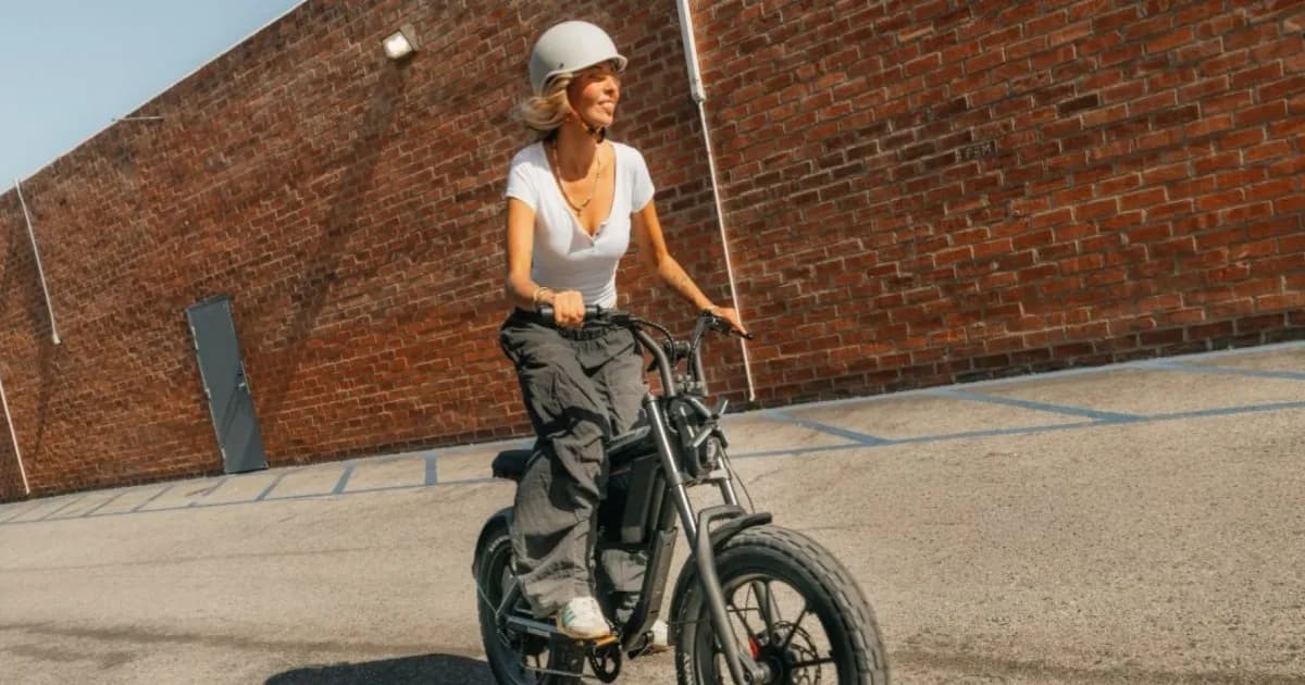 Segway Xyber Air e-bike street-legal dengan rangka bersudut dan lampu X khas Segway