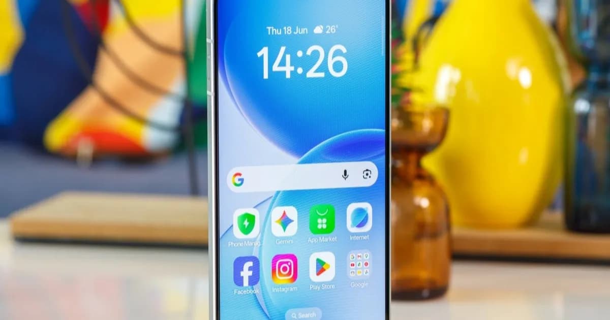 Oppo Reno17 Pro dengan layar OLED datar 6,32 inci dan kamera utama 200MP yang tidak masuk pasar India
