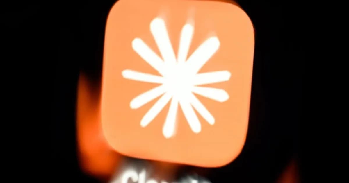 Logo Anthropic dan tulisan IPO di depan layar bursa Nasdaq dengan kode saham ANT