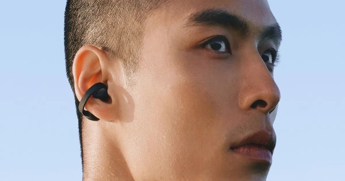 Samsung Galaxy Buds Open earbuds open-ear warna hitam dengan charging case