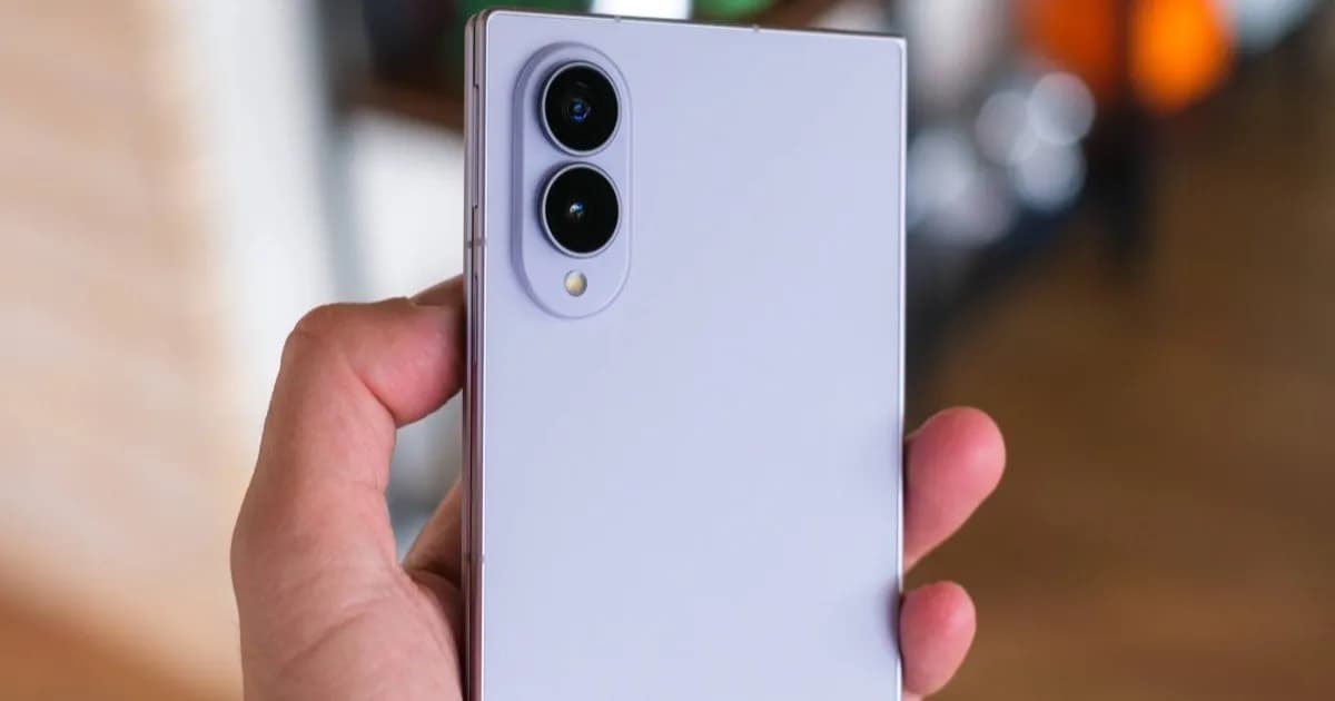 Ilustrasi Galaxy Z Fold9+ dan Galaxy Z Fold9 FE sebagai kandidat foldable lebar Samsung berikutnya
