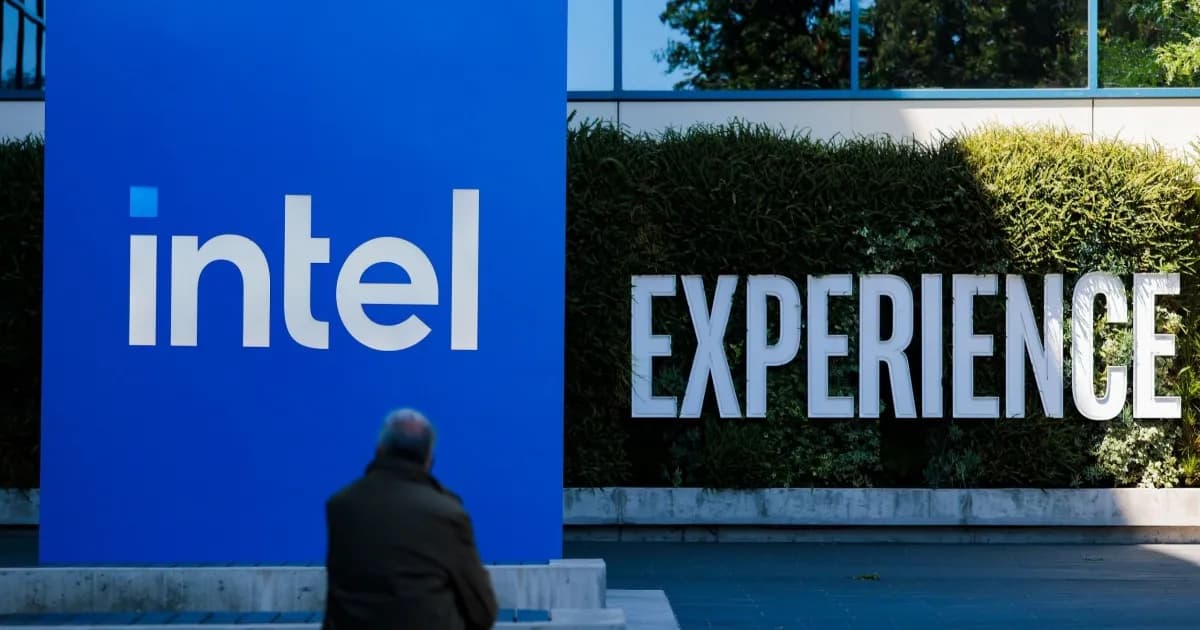 Logo Intel di depan sebuah gedung perkantoran
