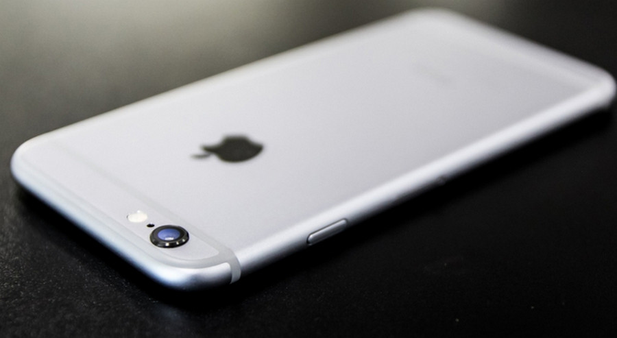 iPhone 6s jatuh Pesawat